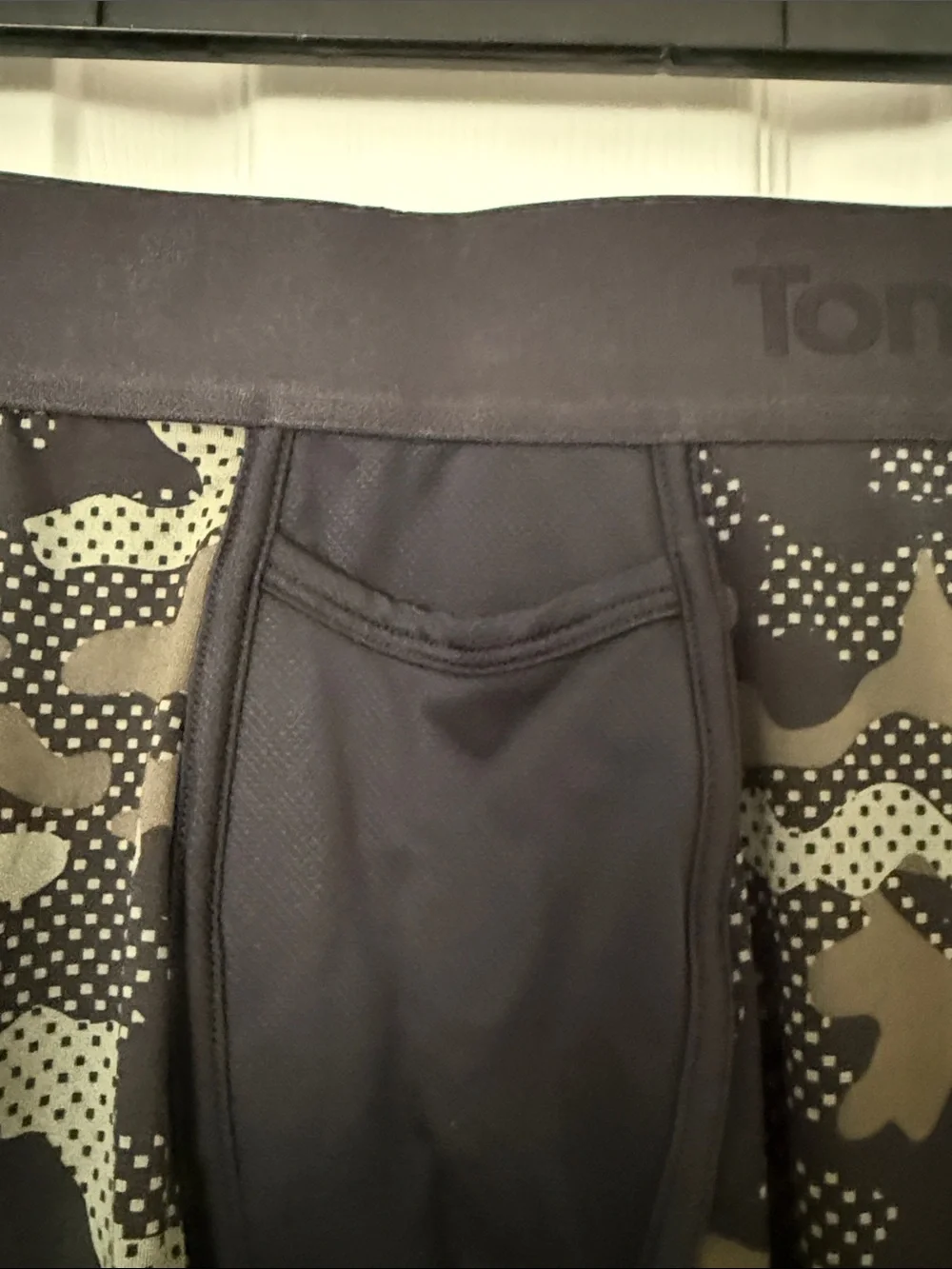 Tommy John men’s Olive Camo Athletic Leggings
